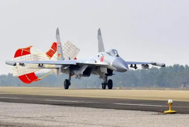 連云港軍用機場殲-11，揭秘軍事航空的神秘面紗，揭秘連云港軍用機場殲-11軍事航空的神秘面紗