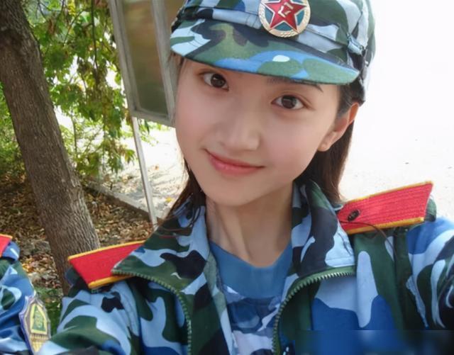 軍事直播間董嘉耀，一位軍事領(lǐng)域的佼佼者，董嘉耀，軍事領(lǐng)域的翹楚，深度解析軍事直播間