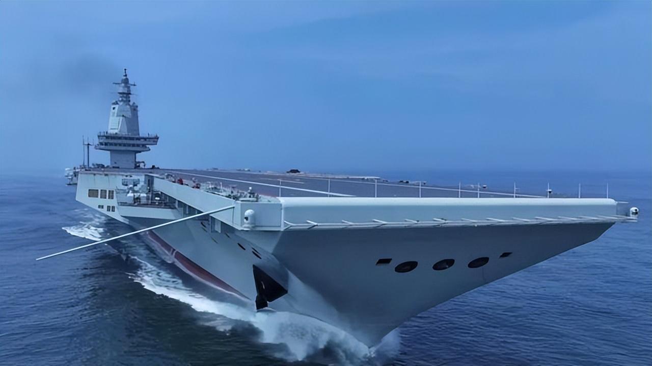 揭秘福建艦的真實(shí)排水量，是否只有傳聞中的8萬(wàn)噸？，揭秘福建艦排水量真相，傳聞中的8萬(wàn)噸是否準(zhǔn)確？