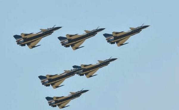 中國(guó)空軍飛機(jī)數(shù)量概覽，中國(guó)空軍飛機(jī)數(shù)量概覽，揭秘現(xiàn)役戰(zhàn)機(jī)規(guī)模與實(shí)力