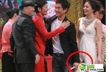 明星出丑事件，深度解析背后的原因與影響，明星出丑事件背后的原因與影響深度解析